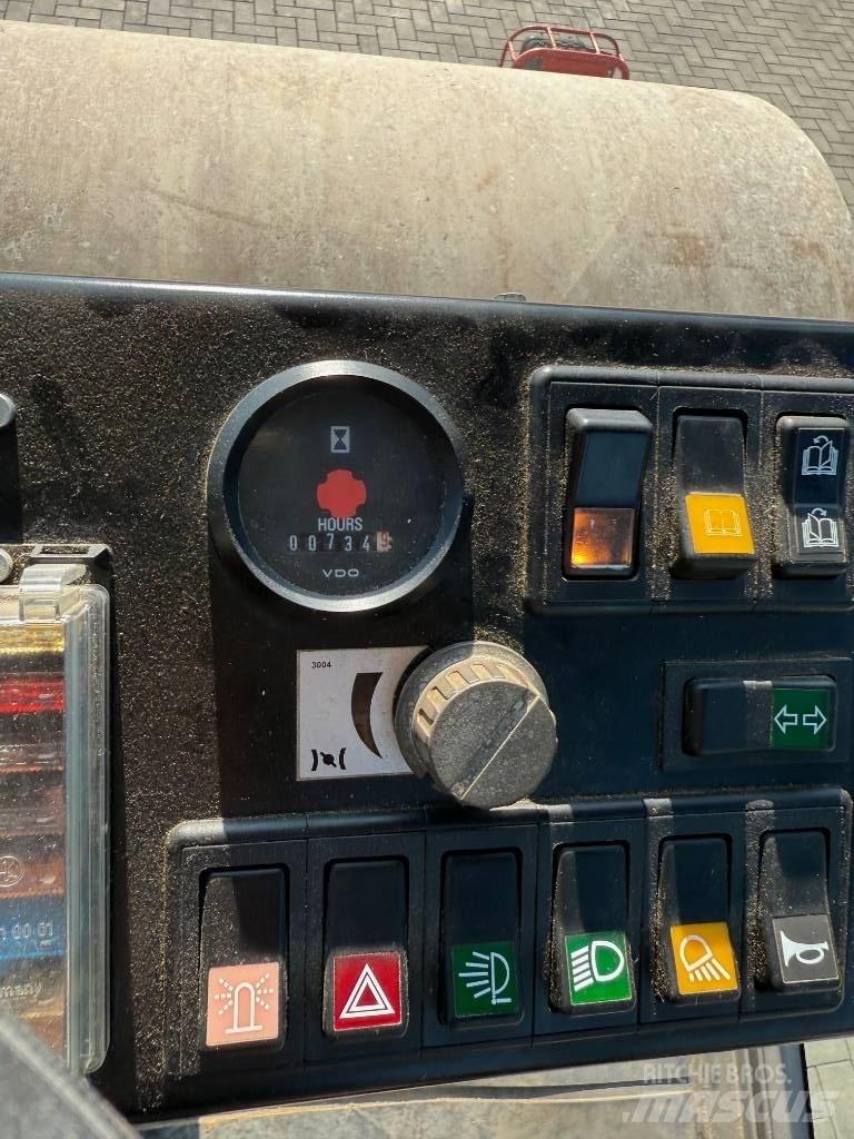 Ammann ASC 110 單輪滾壓機
