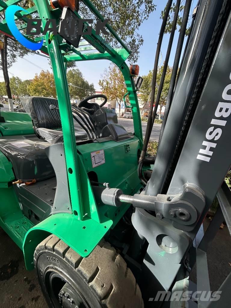 Mitsubishi FD 50 柴油卡車