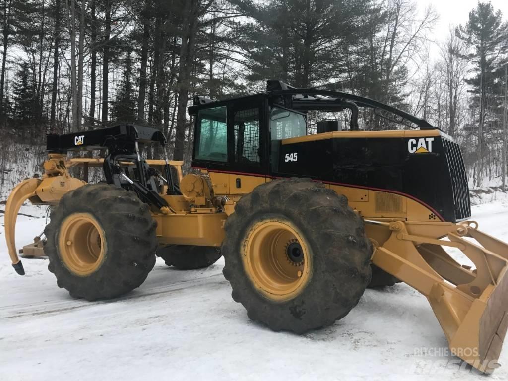 CAT 545 集材機