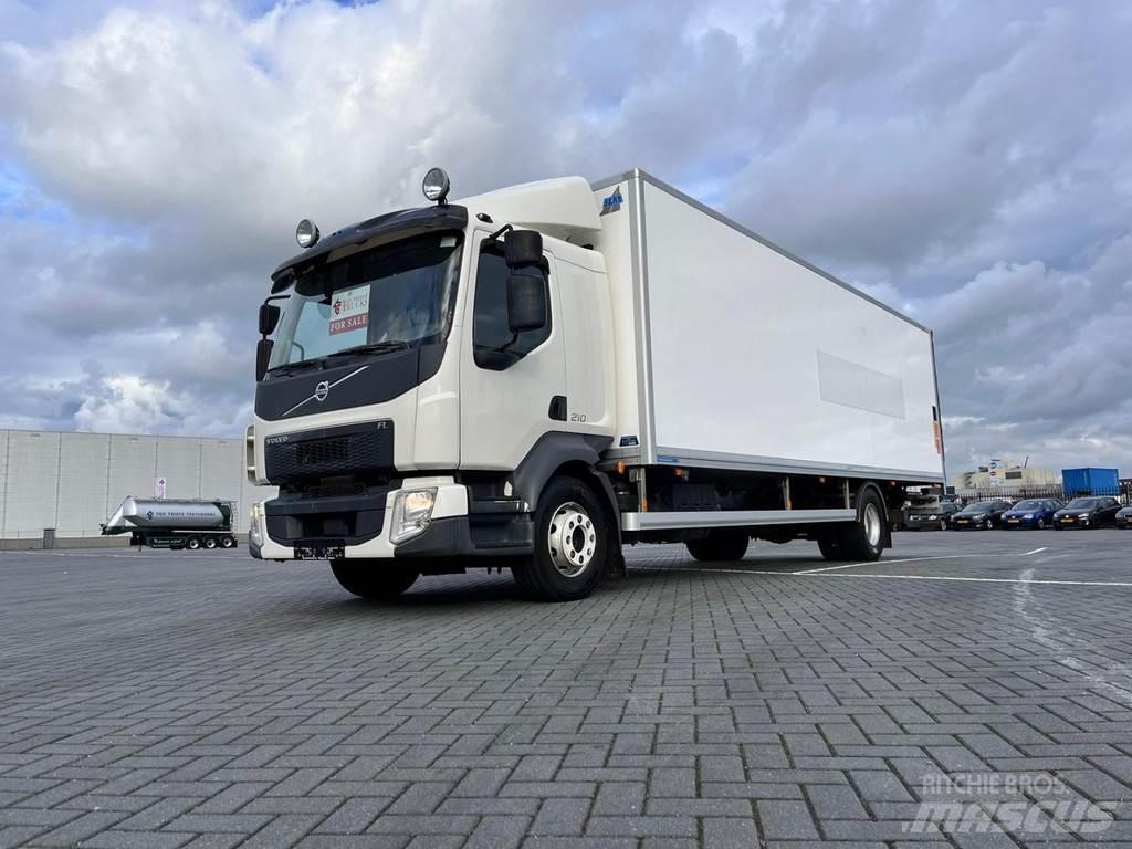 Volvo FL210 貨箱式卡車