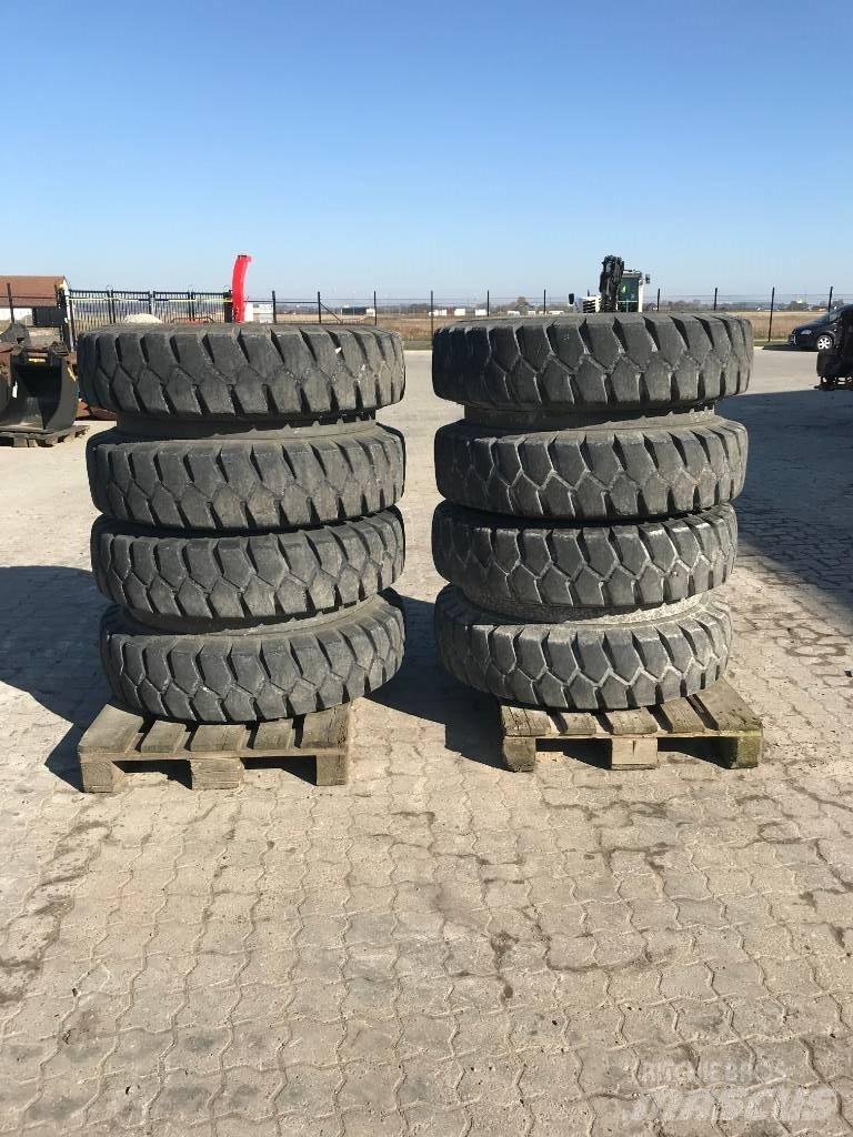 Dunlop 365/80R20 輪胎、車輪和輪圈