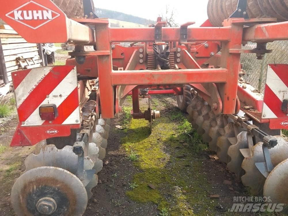Kuhn Discover XM 2 耙車