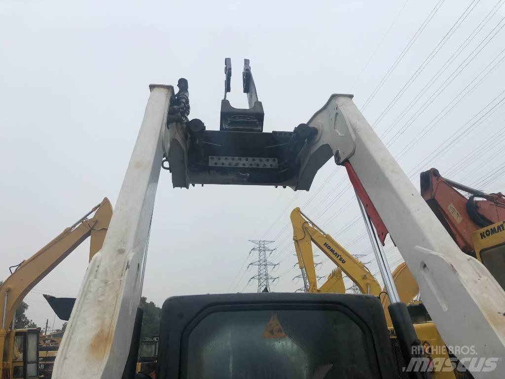 Bobcat S 220 滑移轉向裝載機