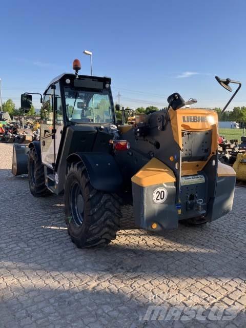 Liebherr T 60-9s 伸縮臂操作車