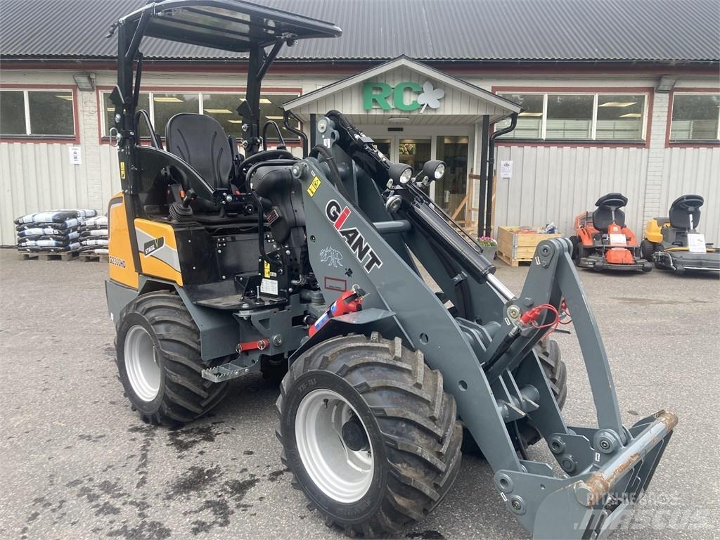 GiANT G2300HD 多功能裝載機