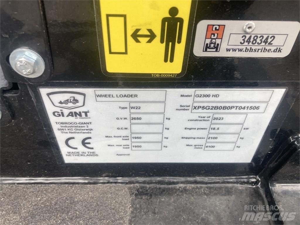 GiANT G2300HD 多功能裝載機