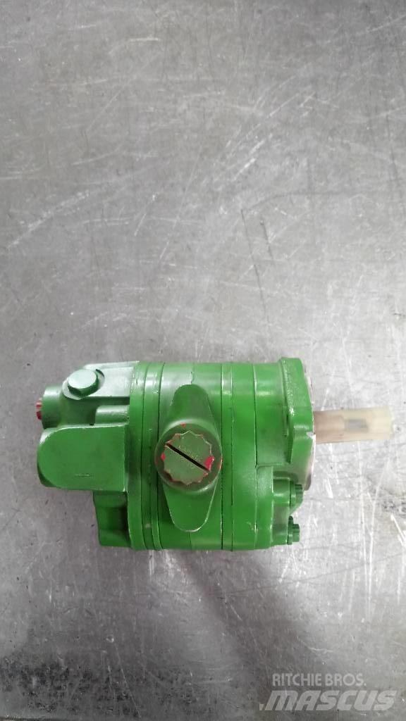 John Deere Αντλία 油壓
