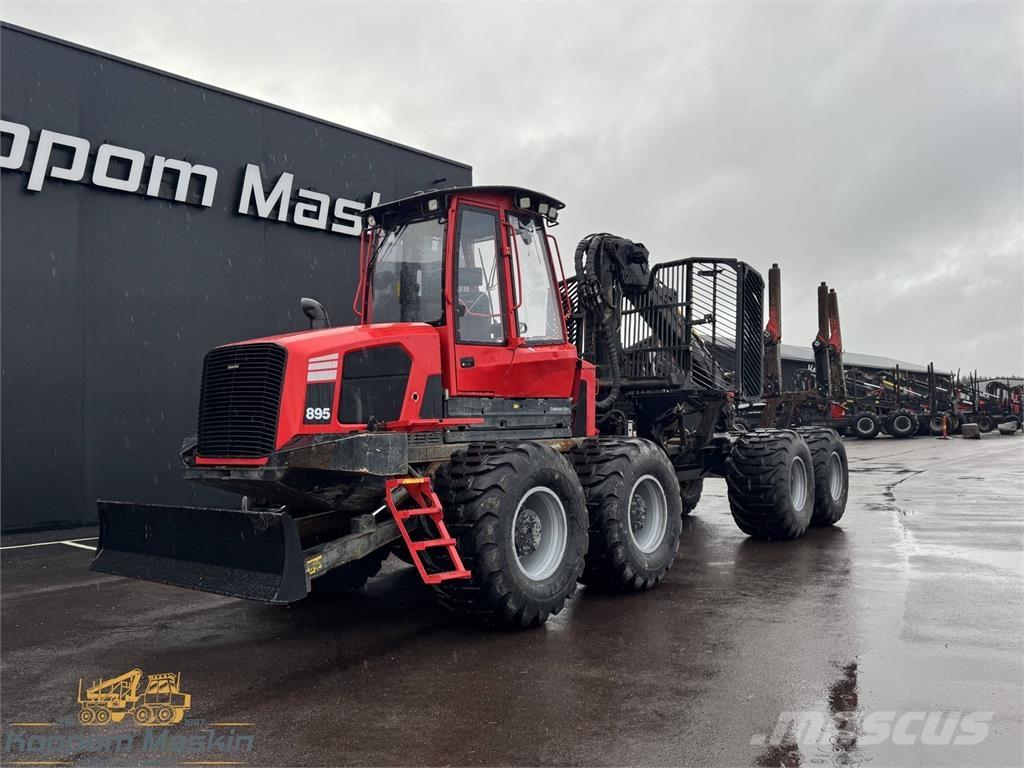 Komatsu 895 集運機