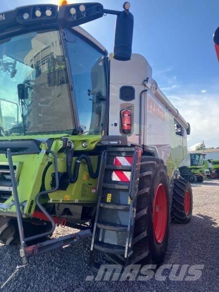 CLAAS TRION 750 聯合收穫機