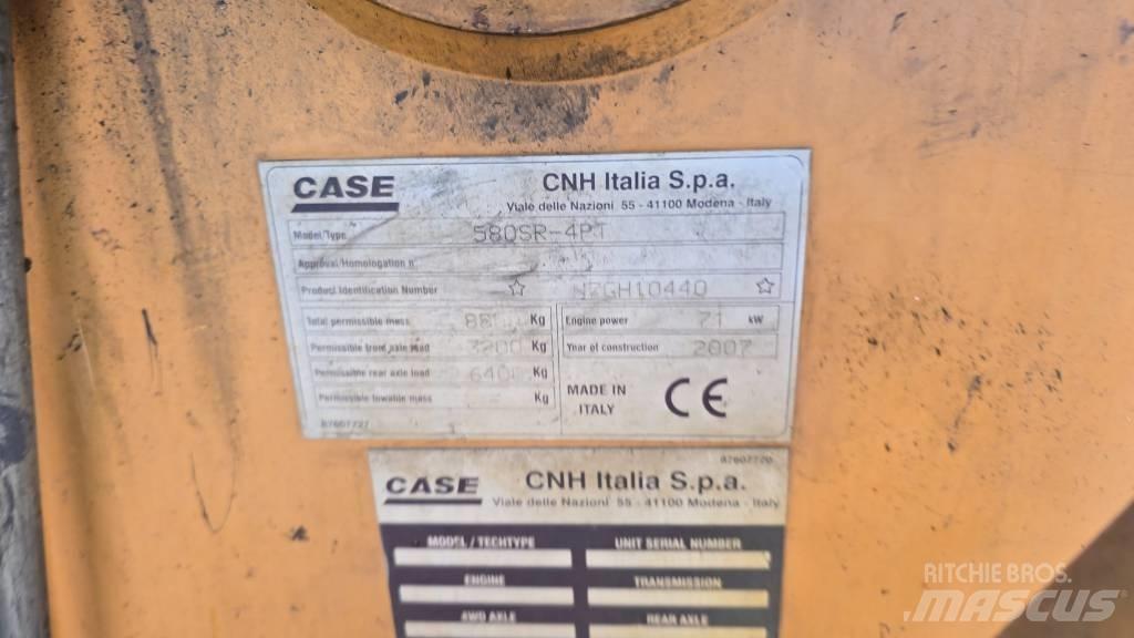 CASE 580 SR 反鏟裝載機