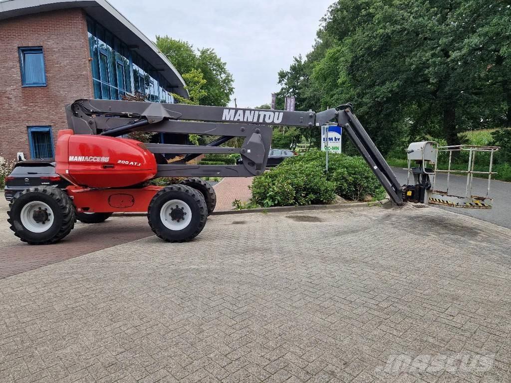 Manitou 200 ATJ 曲臂高空作業車
