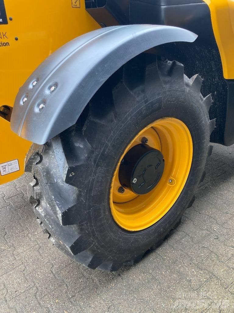 JCB 540-180 伸縮臂操作車