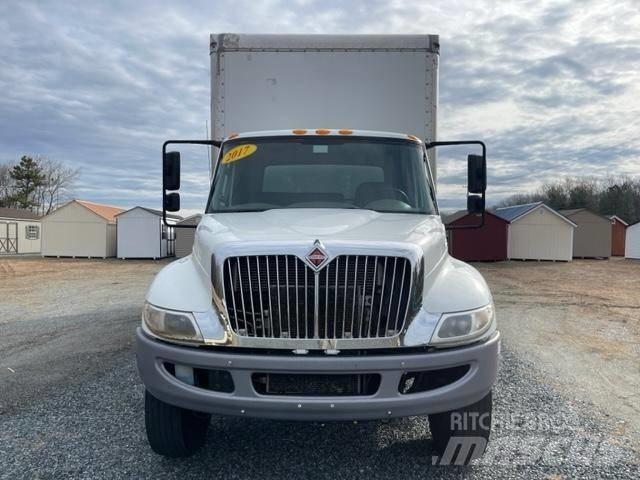 International 4300 貨箱式卡車