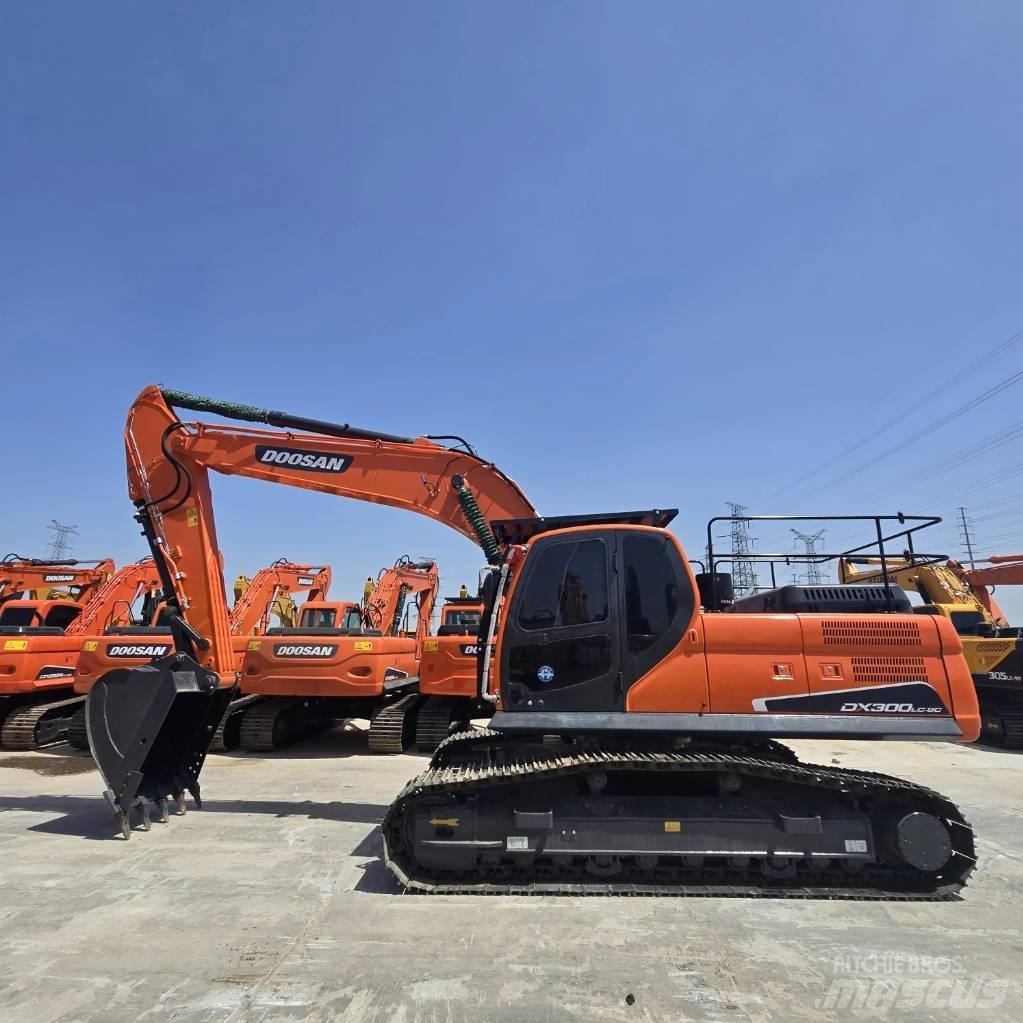 Doosan DX 300 LC 小型挖土機/掘鑿機<7t(小型挖掘機)