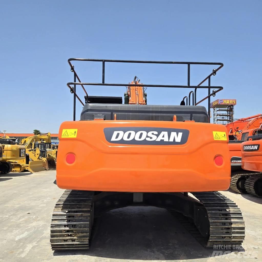 Doosan DX 300 LC 小型挖土機/掘鑿機<7t(小型挖掘機)