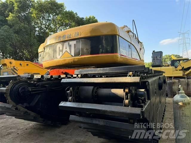 CAT 320 C 水陸兩用挖掘機