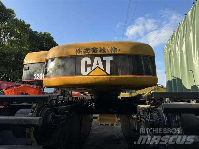 CAT 320 C 水陸兩用挖掘機