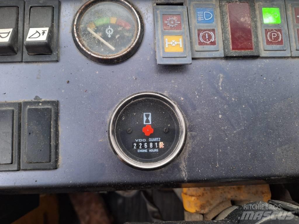 Volvo BM 4500 輪胎式裝載機