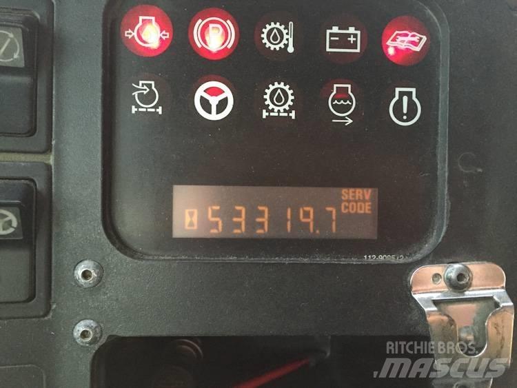 CAT 775 D 剛性傾卸卡車