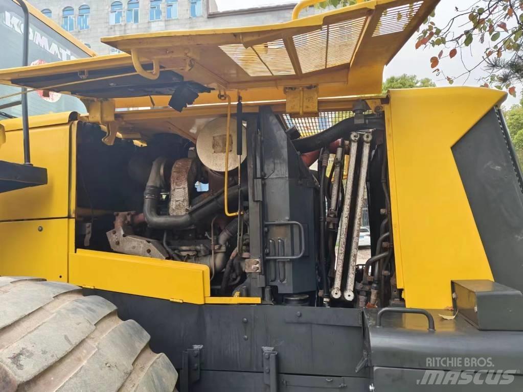 Komatsu WA 470 輪胎式裝載機