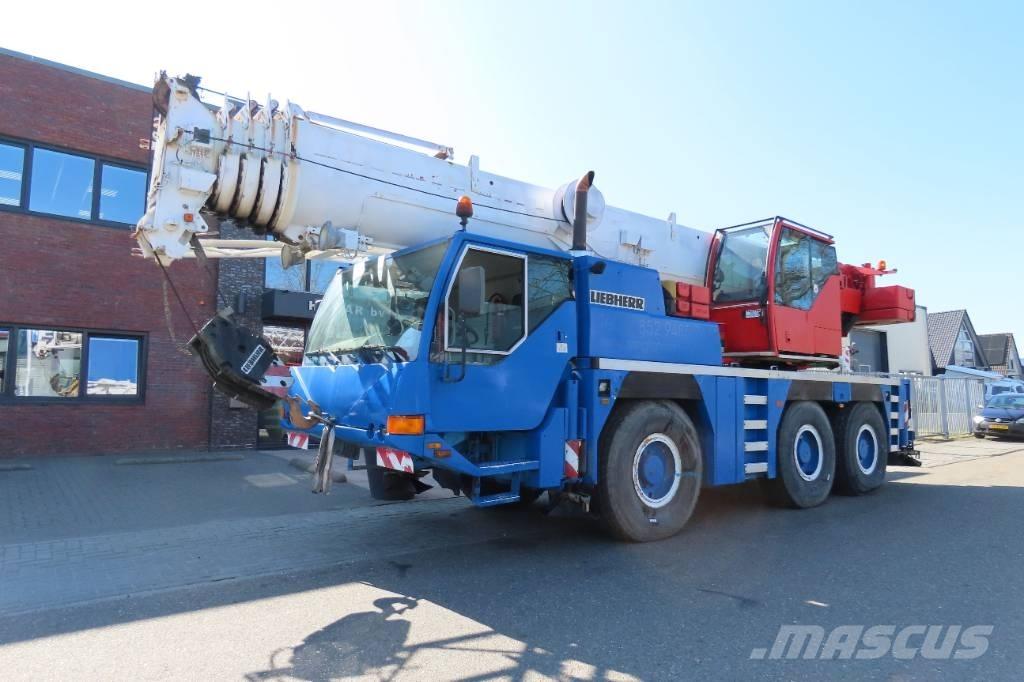 Liebherr LTM 1055-1 全路面起重機/吊車