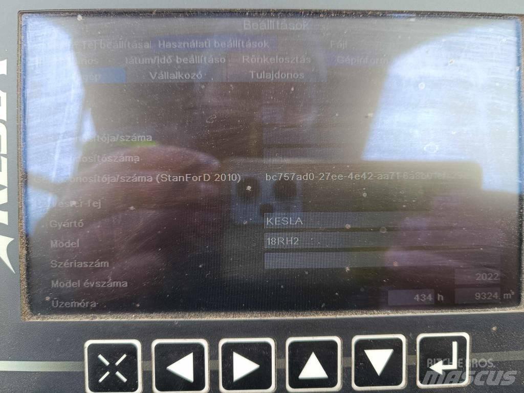 Neuson 11002 HV 收穫機