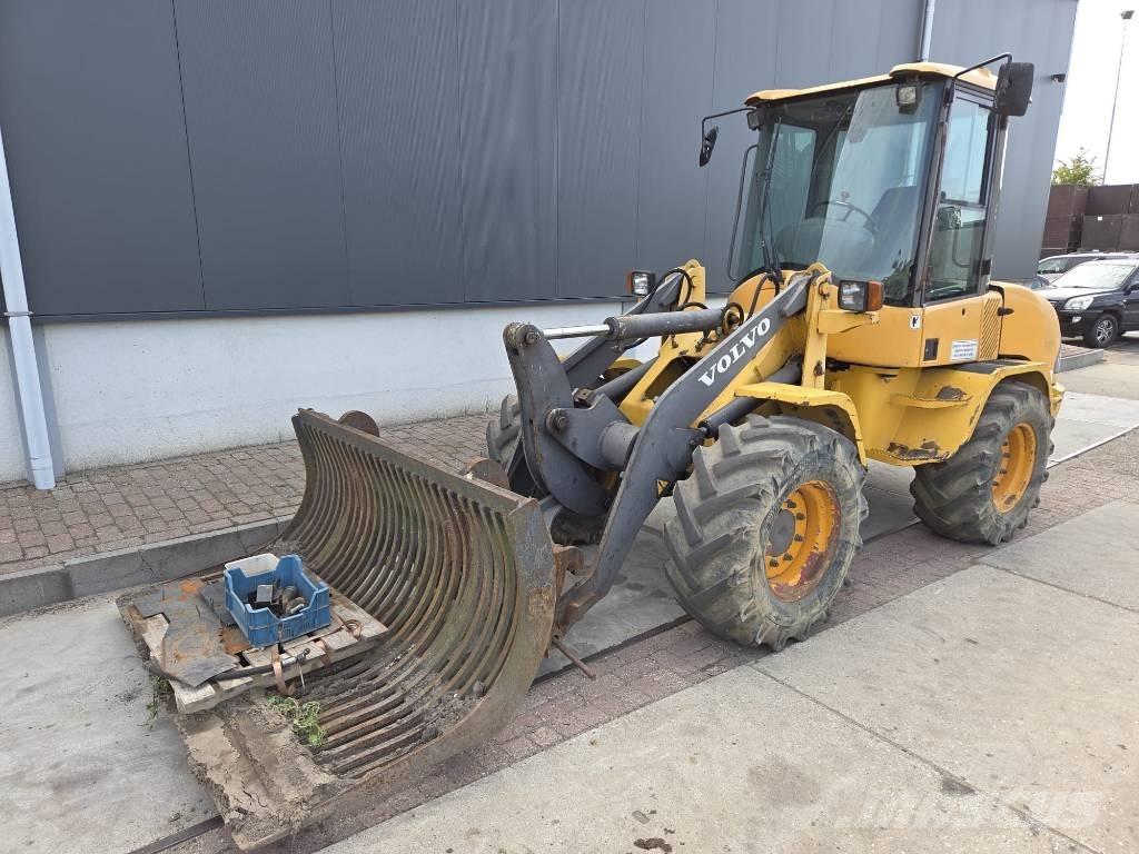 Volvo L 30 B 輪胎式裝載機