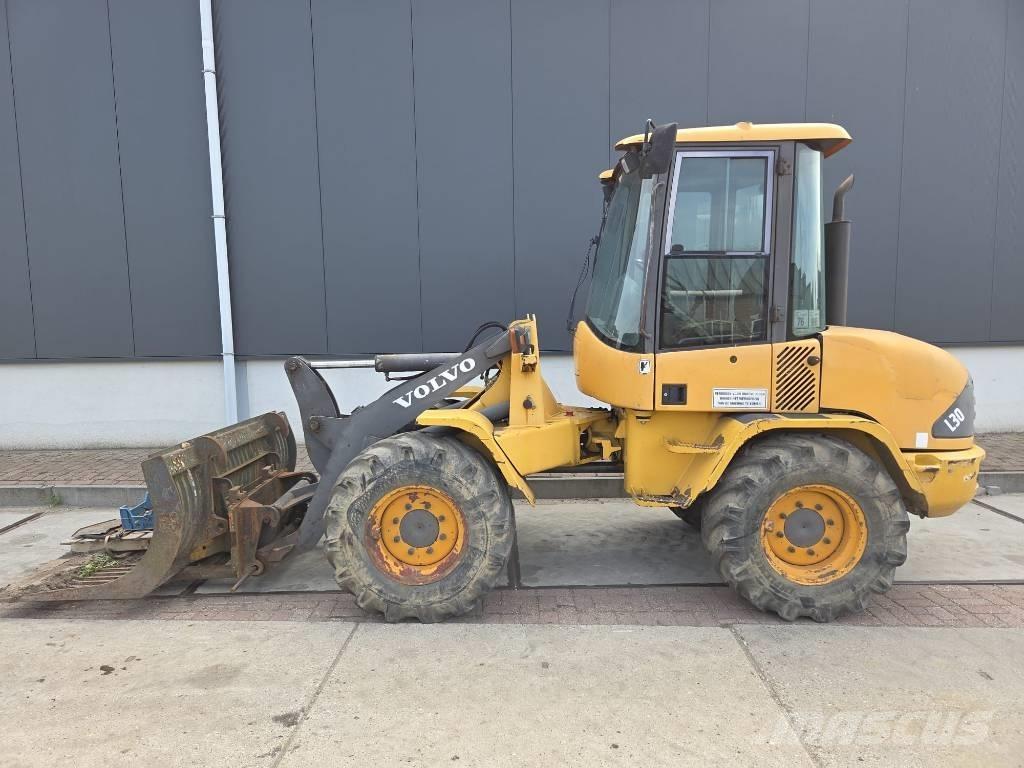 Volvo L 30 B 輪胎式裝載機