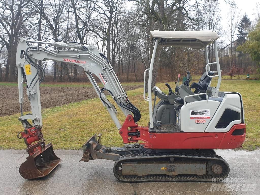 Takeuchi TB 225 小型挖土機/掘鑿機<7t(小型挖掘機)