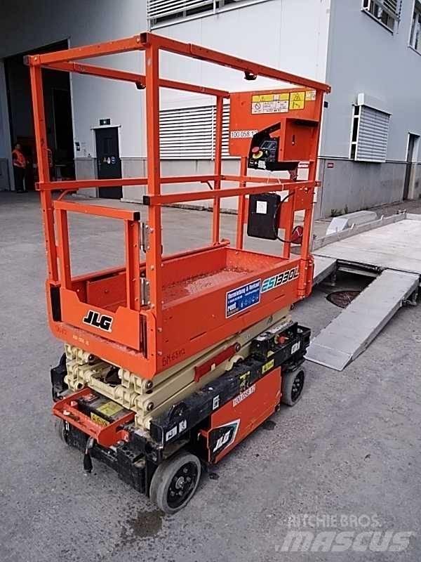 JLG ES 1330 L 剪式升降機