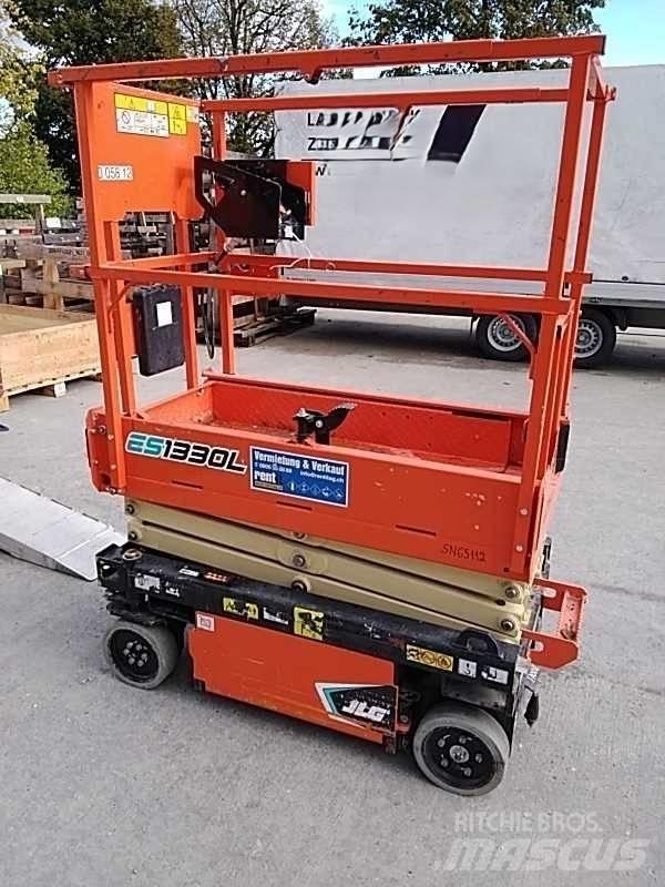 JLG ES 1330 L 剪式升降機