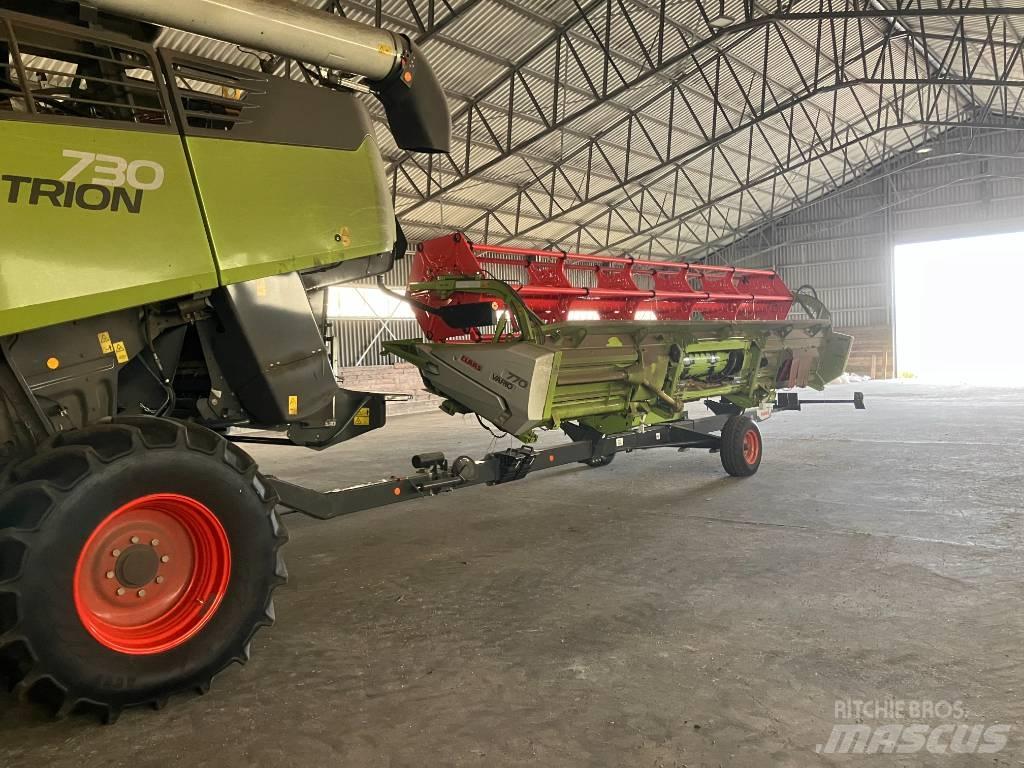 CLAAS Trion 730 聯合收穫機