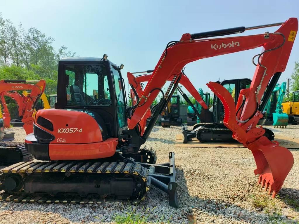 Kubota KX 057-4 小型挖土機/掘鑿機<7t(小型挖掘機)