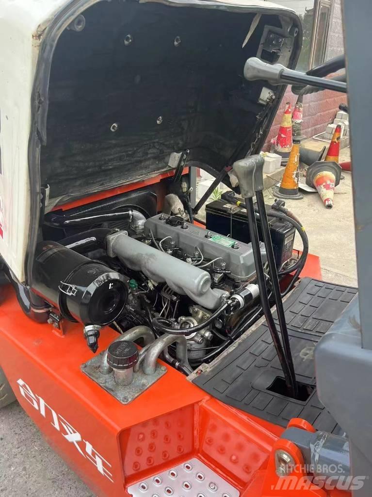 Heli CPC 30 柴油卡車