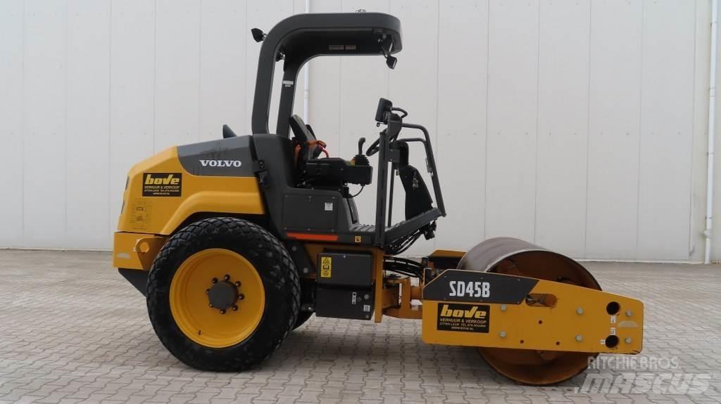 Volvo SD45B 單輪滾壓機