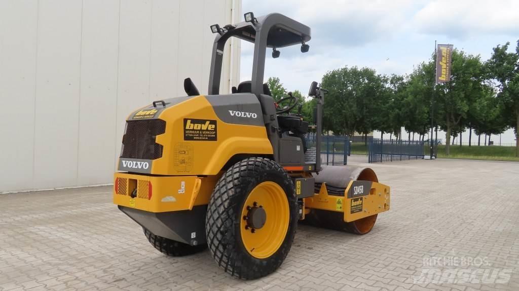 Volvo SD45B 單輪滾壓機