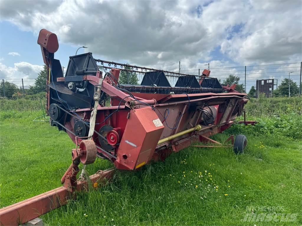 Case IH 1680 Axial 聯合收穫機