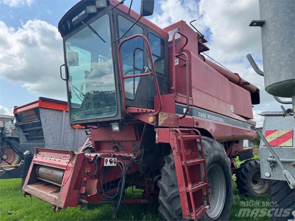 Case IH 1680 Axial 聯合收穫機