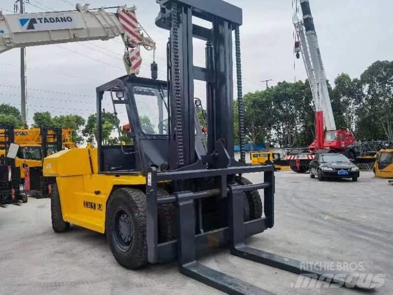 Komatsu FD 160 柴油卡車