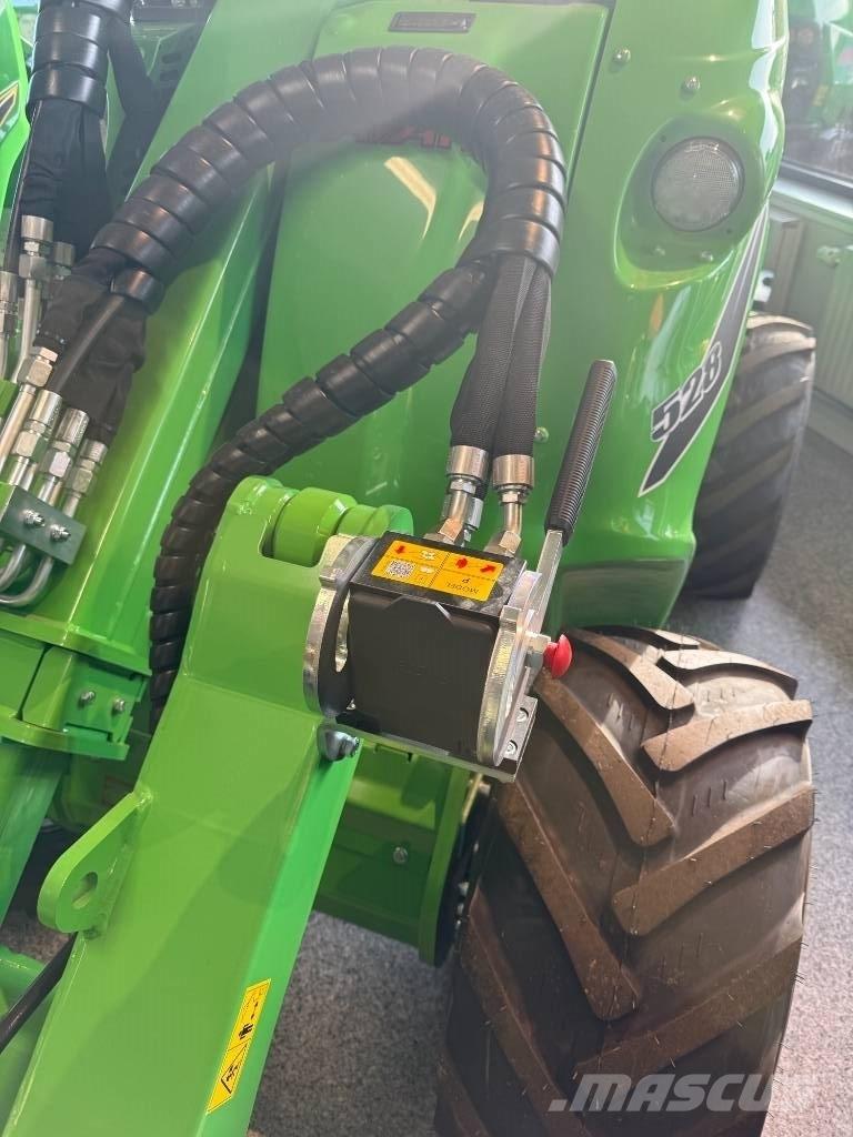 Avant 528 滑移轉向裝載機