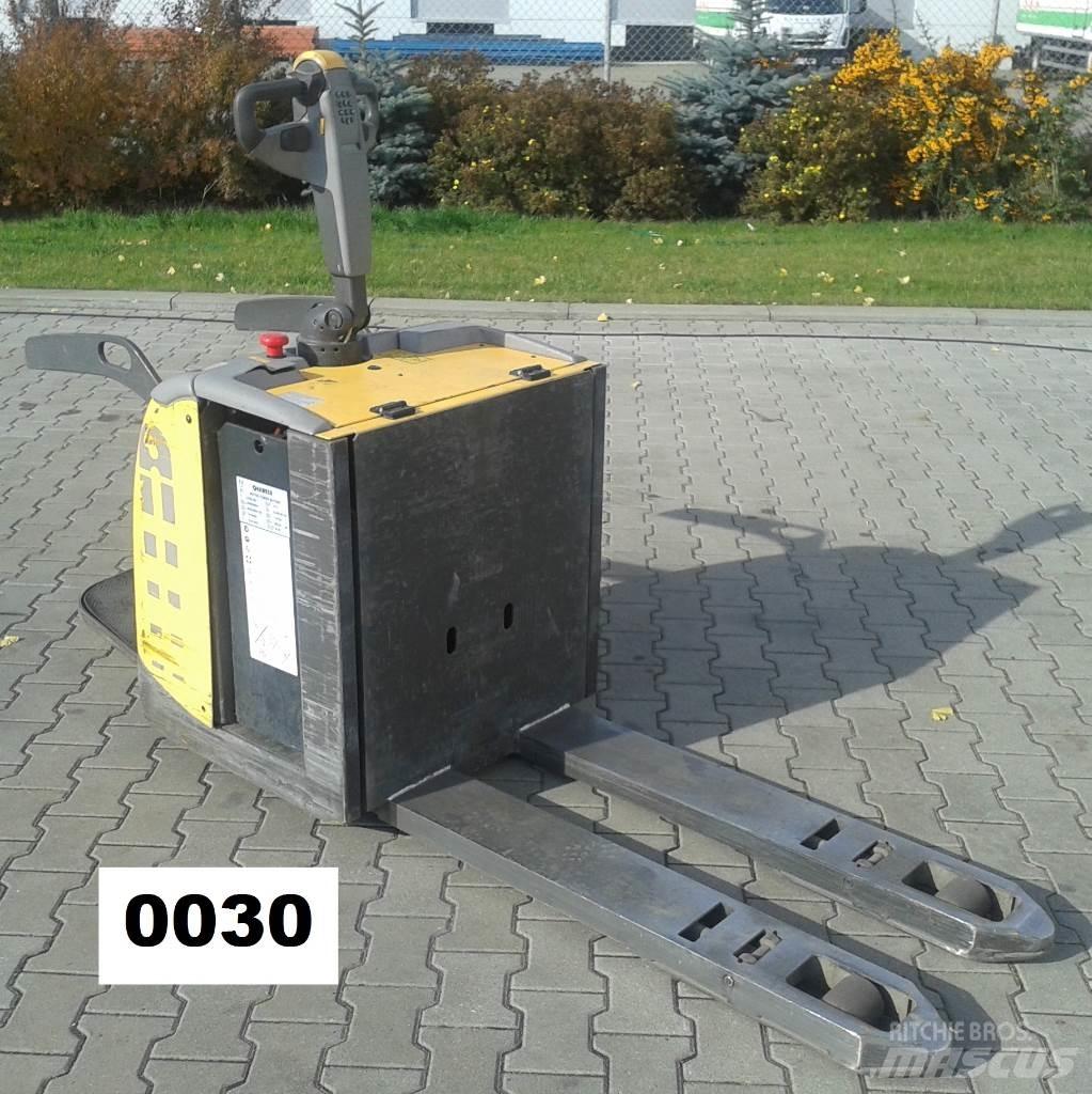 Atlet PLP200 低架升降機