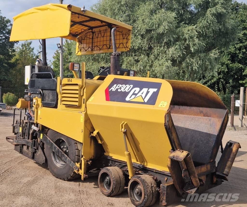 CAT AP300 瀝青攤舖機/鋪路機