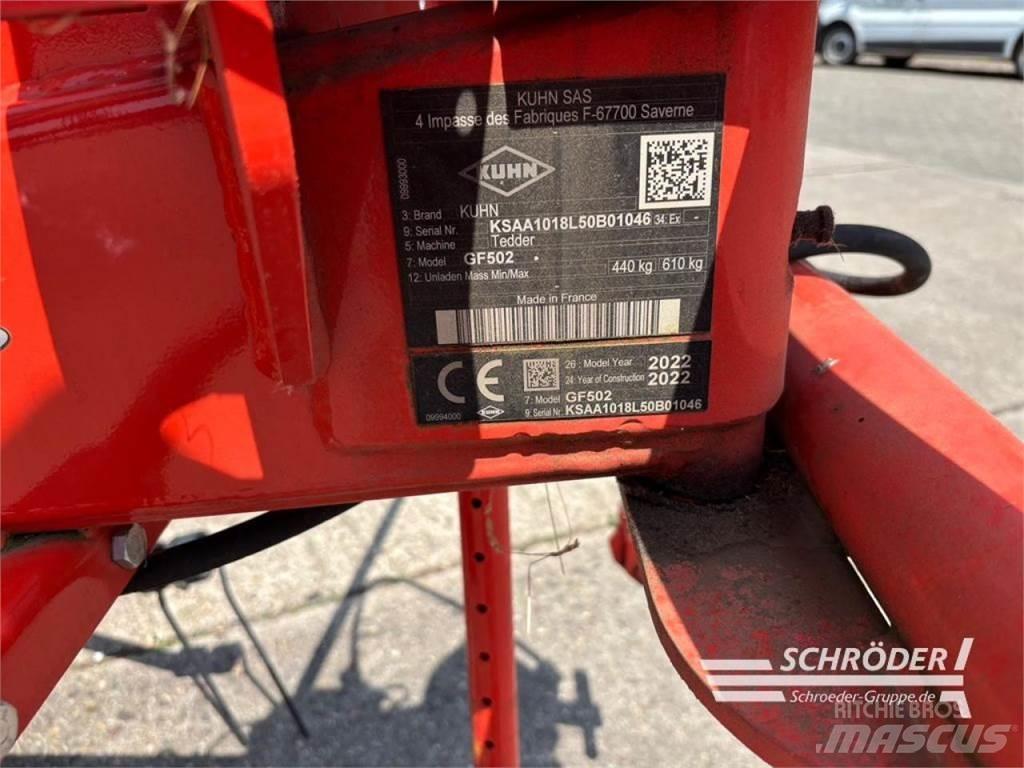 Kuhn GF 502 耙與翻草機