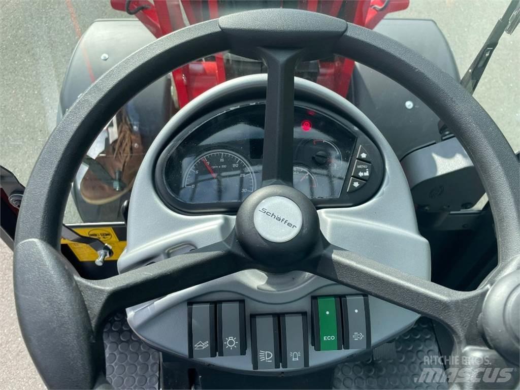 Schäffer 3650T 伸縮臂操作車