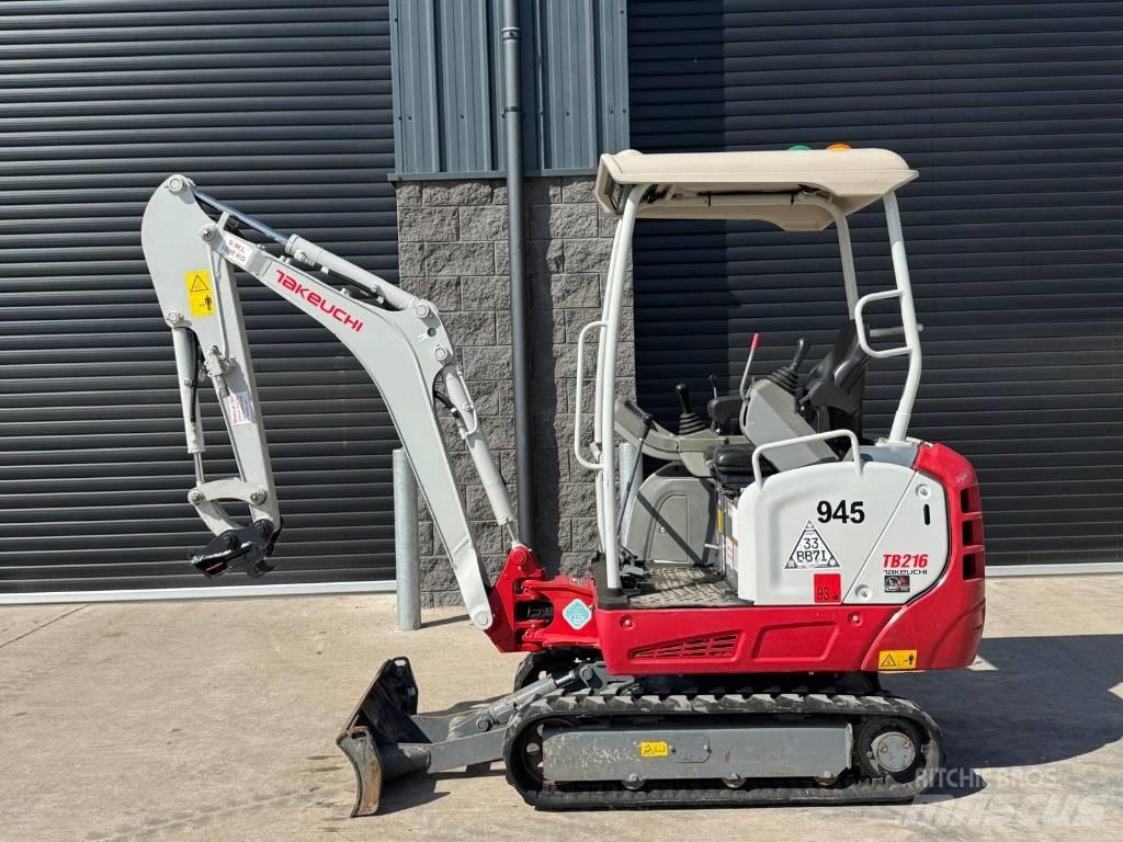 Takeuchi TB 216 小型挖土機/掘鑿機<7t(小型挖掘機)