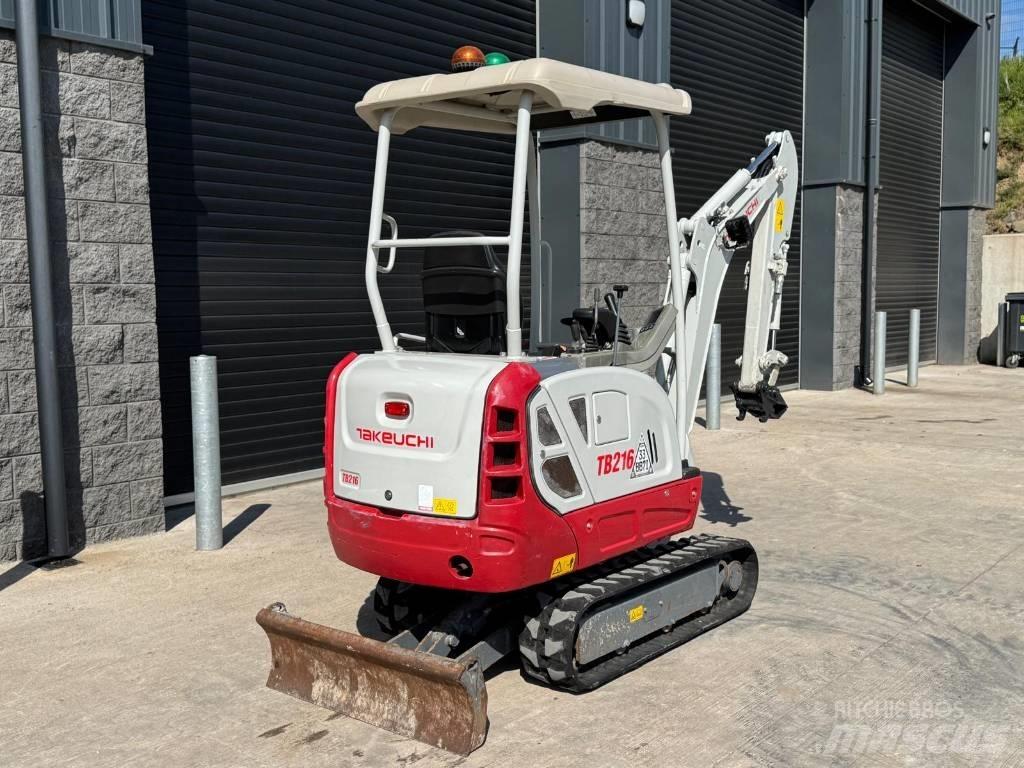 Takeuchi TB 216 小型挖土機/掘鑿機<7t(小型挖掘機)