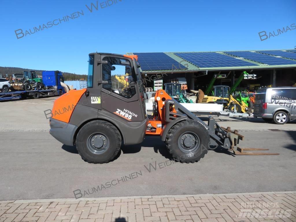 Hitachi ZW 95 輪胎式裝載機