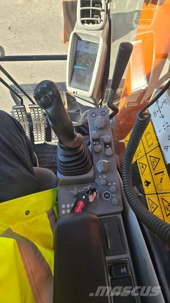 Hitachi ZX 135 US-6 履帶式 挖土機/掘鑿機/挖掘機