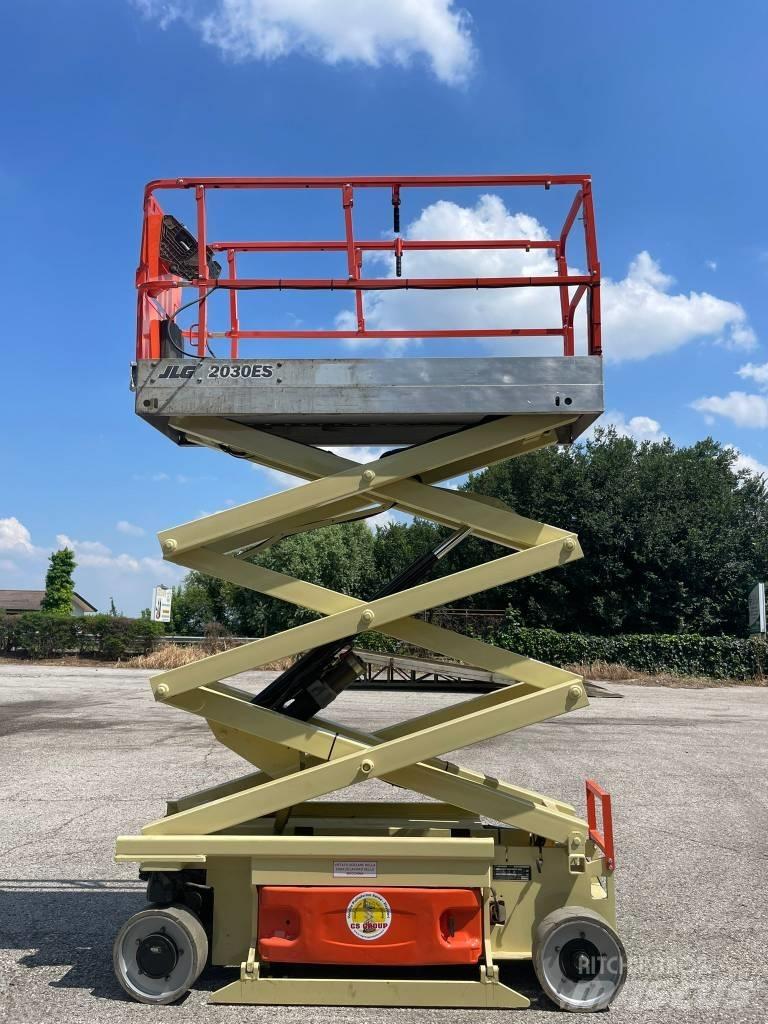 JLG 2030 ES 剪式升降機