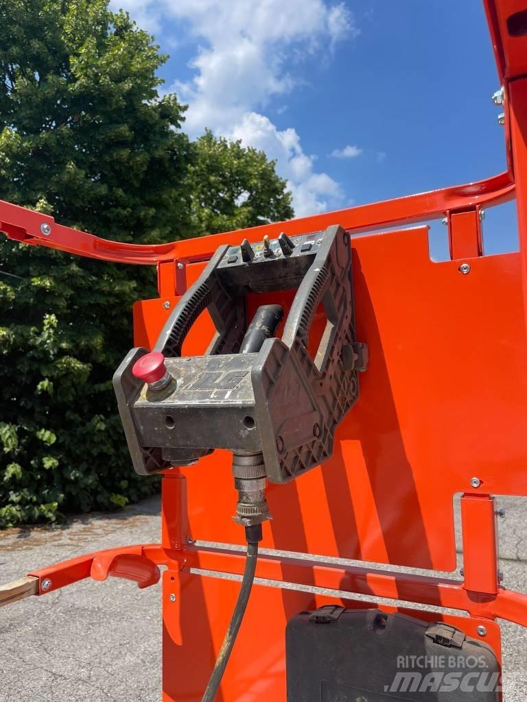 JLG 2030 ES 剪式升降機